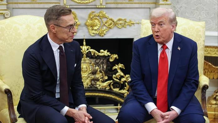 Finský prezident zve Trumpa do sauny. Grónsko chce vyřešit „nahou diplomacií“