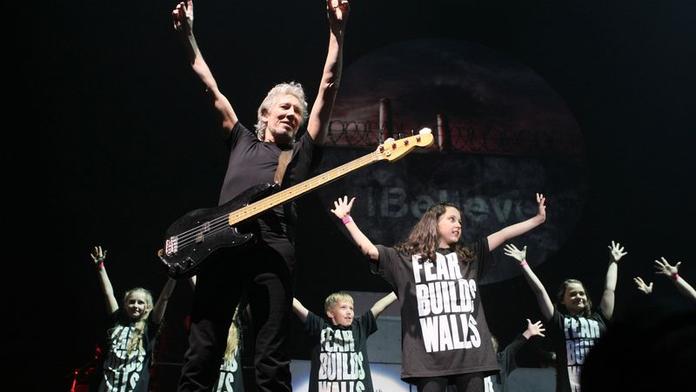 Roger Waters v Praze zbořil zeď! Vyprodaná aréna řvala nadšením!