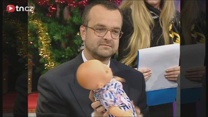 To byly Vánoce 1999: Kalousek si hrál s panenkou i pytlíkem