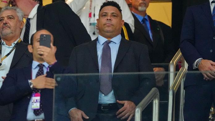 Legendární Ronaldo přiletěl podpořit Brazílii. Na stadion ale nemůže