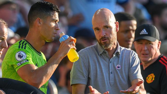 Po debaklu přišla trenérova odplata. Ten Hag napařil hráčům tvrdý trest