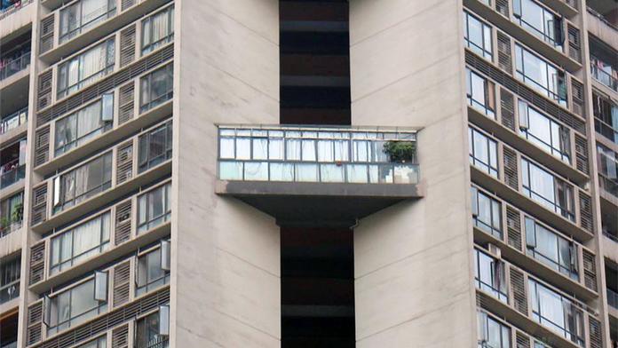 Sousedka z pekla: Zabrala společný balkon a zvětšila si byt