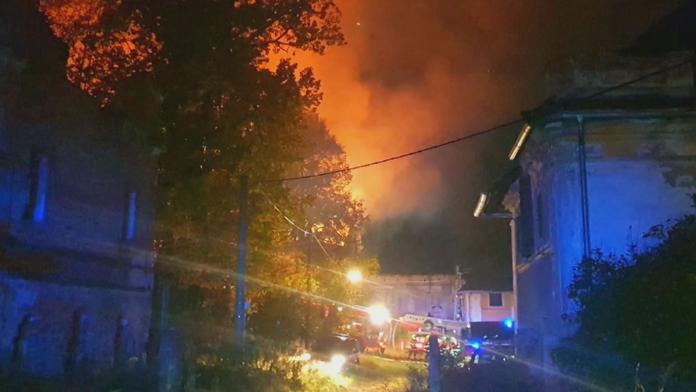 Při požáru shořel sklad se senem, škoda se vyšplhala na milion korun