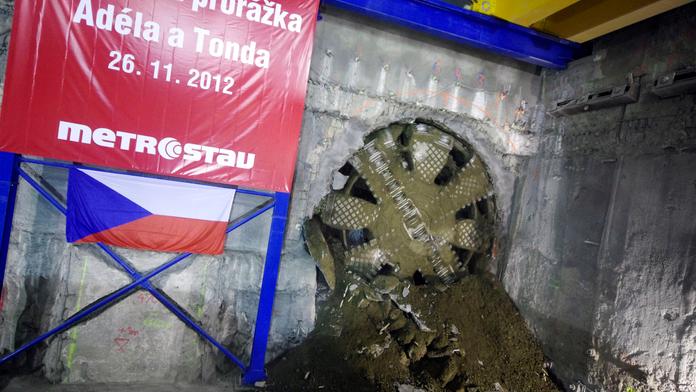 Tunely do Motola jsou proražené, metro tu bude jezdit za dva roky