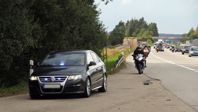 Opilý muž si zavolal taxikáře, aby ho odvezl domů. Taxikář byl ale na mol!