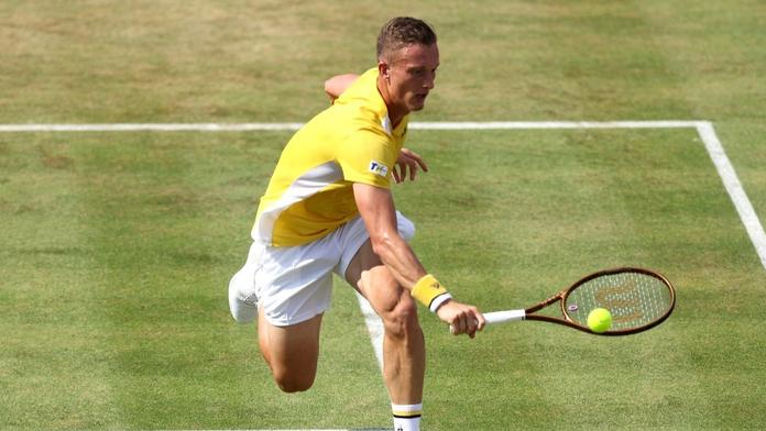 Skvělý Lehečka deklasoval soupeře z TOP 20, postupují i Bouzková a Vondroušová