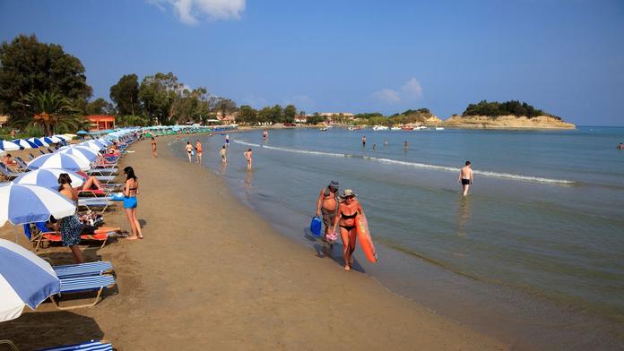 VIDEO: Na italské pláži vypukla drsná rvačka. Turistky se popraly o lehátka