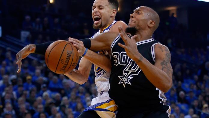 Curry nedal San Antoniu šanci, navíc znovu přepisoval historii
