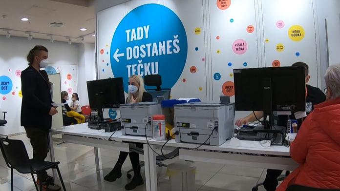VELKÉ SROVNÁNÍ: Účinnost vakcín postupně klesá. Která chrání nejvíce?