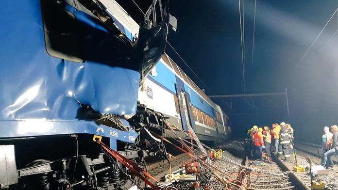 Po tragédii u Českého Brodu se vlaky zcela zastavily. PŘEHLED OMEZENÍ