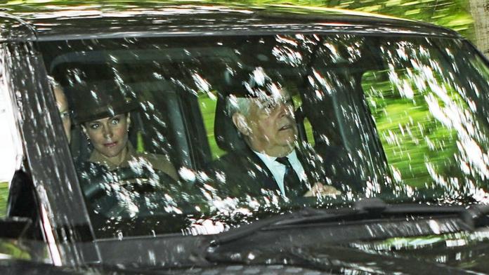 Členové královské rodiny jedou na Balmoral
