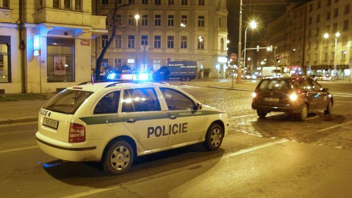 Taxikáři ukradli před očima auto. S kolegy ho dohnal