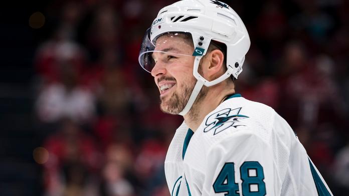 Hertl a Zadina pomohli gólem k výhře svých týmů, bodovali i další Češi