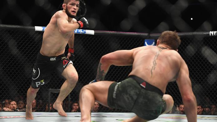 Proč se Khabib rval mezi fandy? Je za tím video a syn Conora