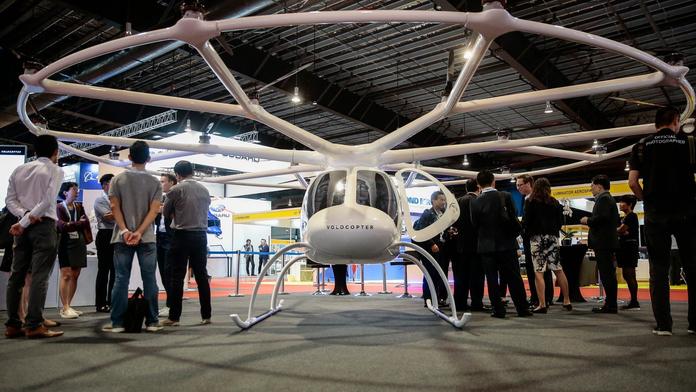 Známá hvězda představila první aerotaxi, provoz má začít příští rok!