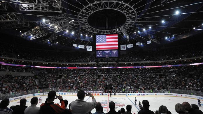 Zklamání z Jágrovy neúčasti a Vrbatova gólparáda. Jaká je historie NHL v Praze?