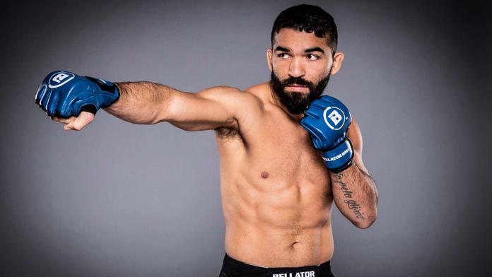 Šampion Bellatoru podstoupil náročnou operaci, vrátí se nejdříve příští rok