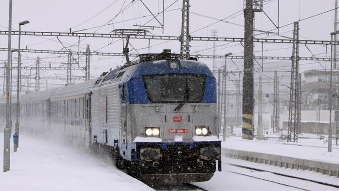 Hrozba na kolejích? Lokomotivy jezdí s porouchanými motory!