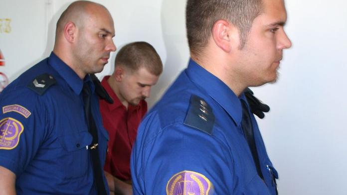 Zavraždil ženu po vánočním večírku v Kralupech. Odsedí si 14 let