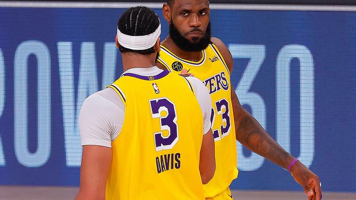 Lakers jsou jedno vítězství od postupu do finále, Davis dal 34 bodů