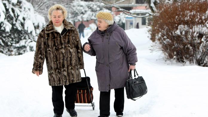 PRŮZKUM: Nechcete 13. důchody a poplatky u lékaře
