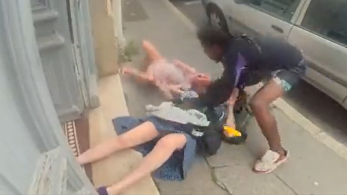 VIDEO: Mladík ve Francii brutálně zaútočil na starší ženu a její vnučku
