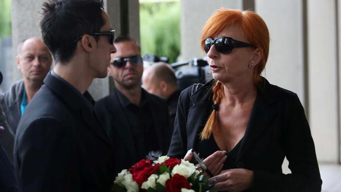 Chodí na pohřby, když JDE O VRAŽDU, říká o rusovlasé policistce elitní kriminalista