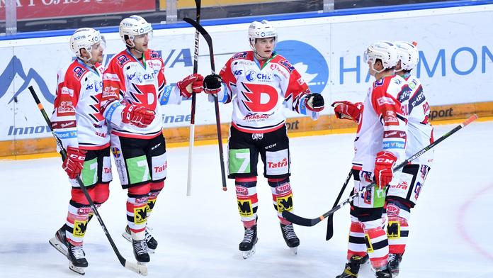 Gólová smršť v play-off: Pardubice nasázely Varům 11 kousků
