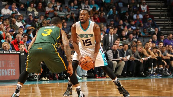 Kemba Walker dal báječných 52 bodů! LeBron jen paběrkoval