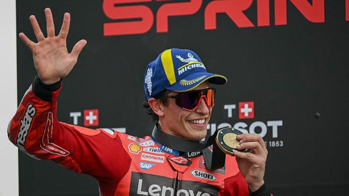 Double pro bratrskou dvojici. Ve sprintu MotoGP kralovali Márquezové