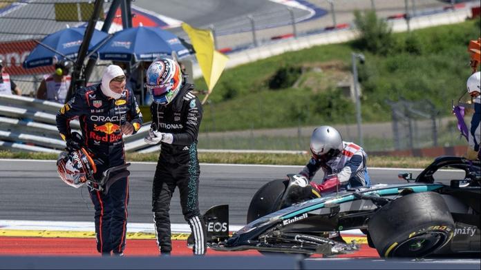 Za srážku s Verstappenem krutý trest. Antonelli se byl omluvit i v sídle Red Bullu