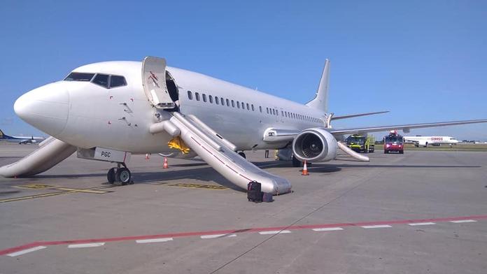 Poplach na letišti v Ruzyni: Na ploše museli zasahovat hasiči