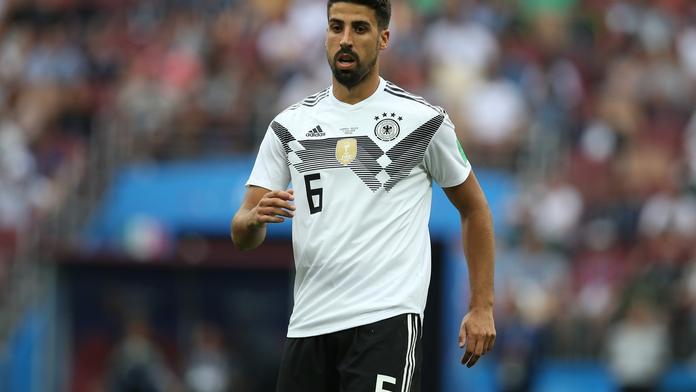 Úprk do Anglie. Záložník Khedira by si mohl zahrát Premier League
