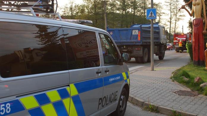 Tatra srazila na Brněnsku 13letou dívku! Je těžce zraněná