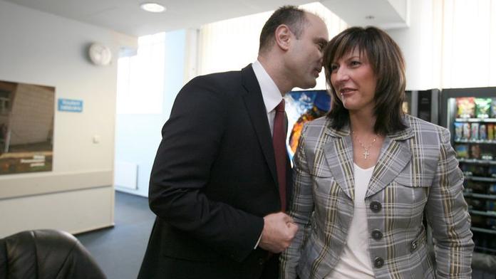 Langer podpořil primátorku Chomutova v exekuci sociálních dávek