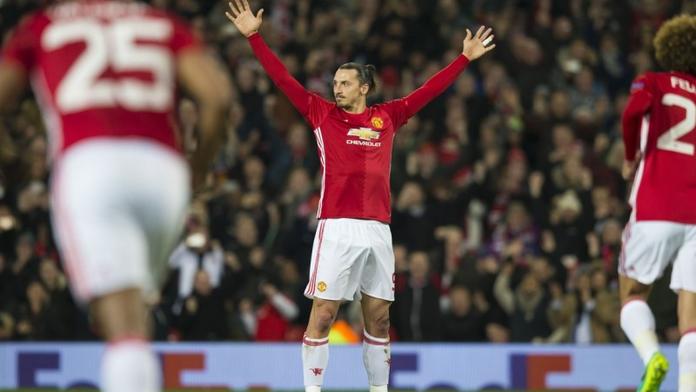 Šourák, do prázdné, penalta. Zlatan hattrickem sestřelil St. Étienne!
