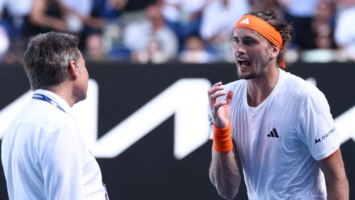 Zverev při semifinále s Alcarazem zuřil: Proč ty dva pořád chráníte? Je to nesmysl