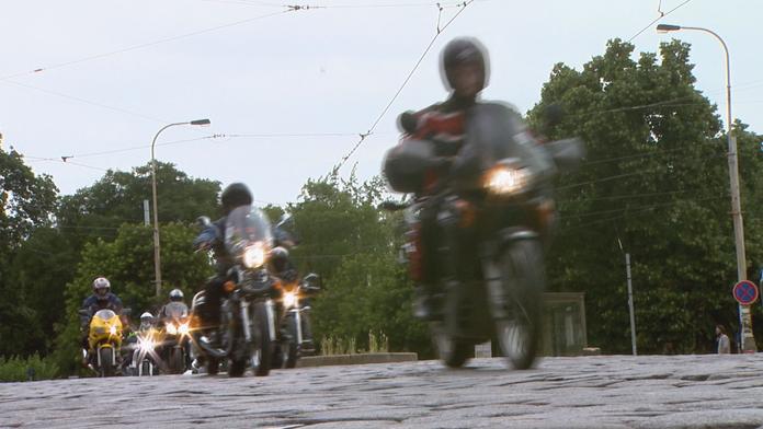 POZOR! Motorkáři vytahují mašiny! O víkendu startuje sezona