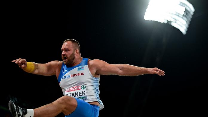 Na atletickém ME to zacinkalo. Koulař Staněk vybojoval bronz