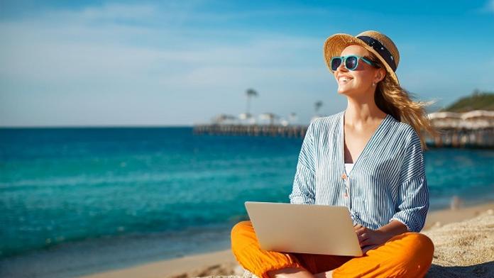 Přestěhujte home office na pláž: Workcation je nový trend