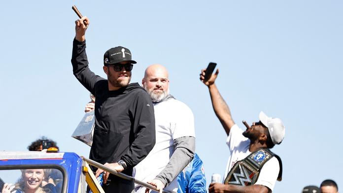 Ostuda hvězdy NFL. Fotografka spadla z pódia, hráč Rams se otočil a odešel