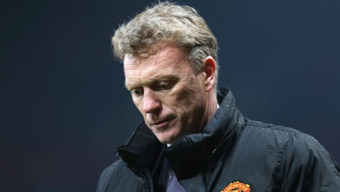 Manchester United vyhodí kouče Moyese, nahradí ho veterán Giggs, píší v Británii