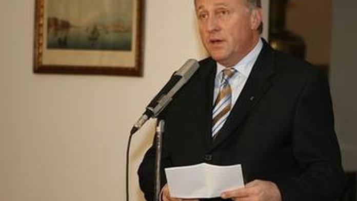 Topolánek v. Tlustý: válka na ostří nože