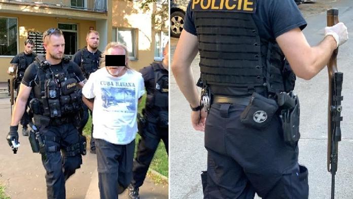 Panika v Praze. Opilý muž hrozil puškou. Naběhla na něj zásahovka