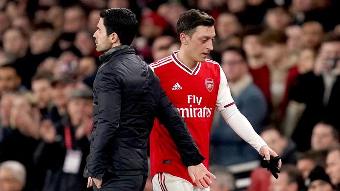 Hvězda Arsenalu je mimo tým, odejde Özil v zimě do MLS?
