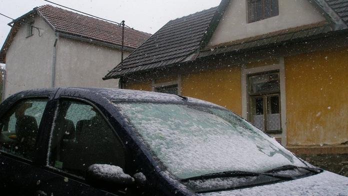 V západních Čechách a na Vysočině sněží, víkend bude velmi chladný