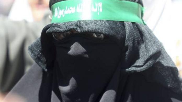 Barcelona zakáže muslimské oděvy nikáb a burku