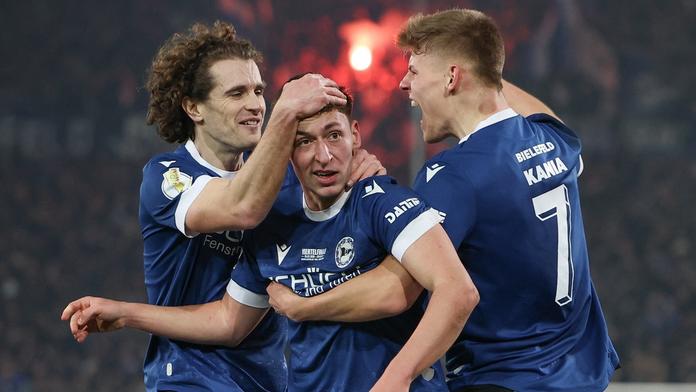 Historie se opakuje. Třetiligový Bielefeld je v semifinále Německého poháru