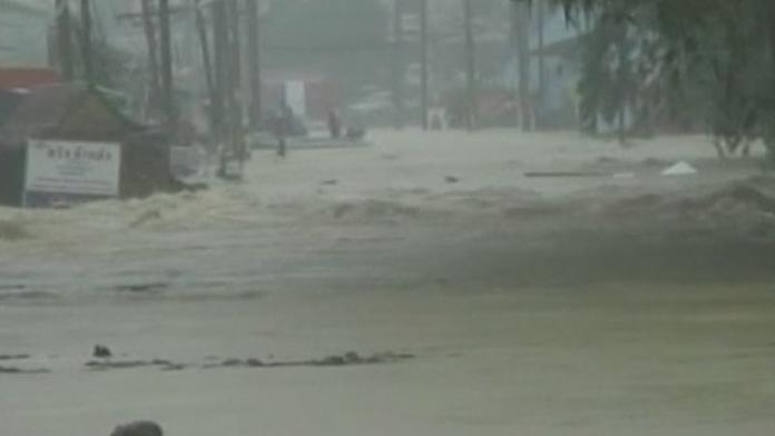 Bangkok v nebezpečí! Velká voda žene lidi z domovů