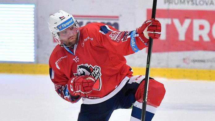 V derby padlo deset gólů: Z výhry se v Hradci radovaly Pardubice!